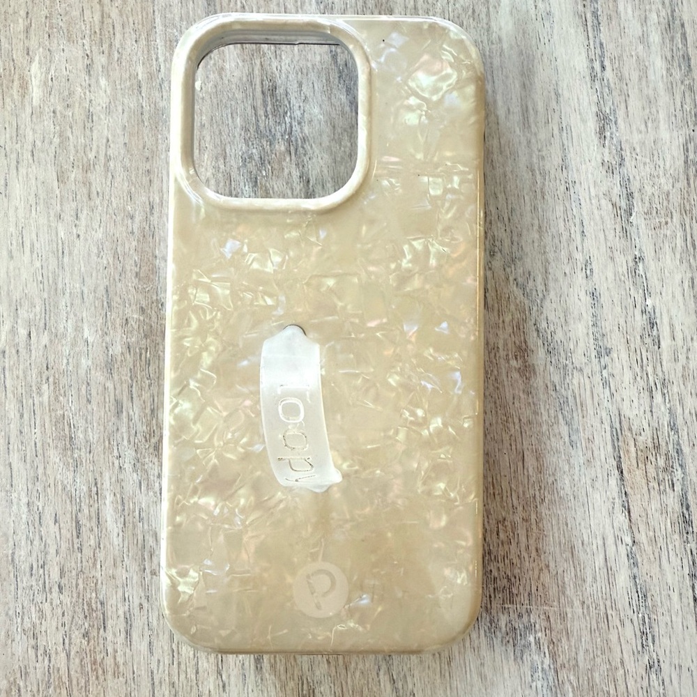 Loopy White Opal Shell Phone Case iPhone 15 pro 6.1 screen